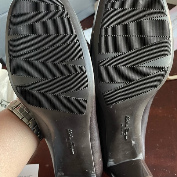 Salvatore Ferragamo Shoes- Gently used - comes with Box and Shoe-bag - Picture 10 of 12